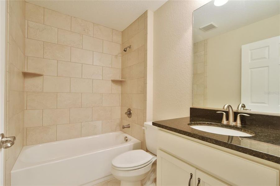 Guest Bath w/Tiled shower/bath combo