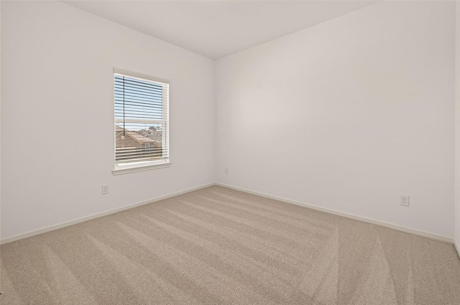 Spacious, unfurnished interior of a new home in Lago Mar, Texas City (Image 31).