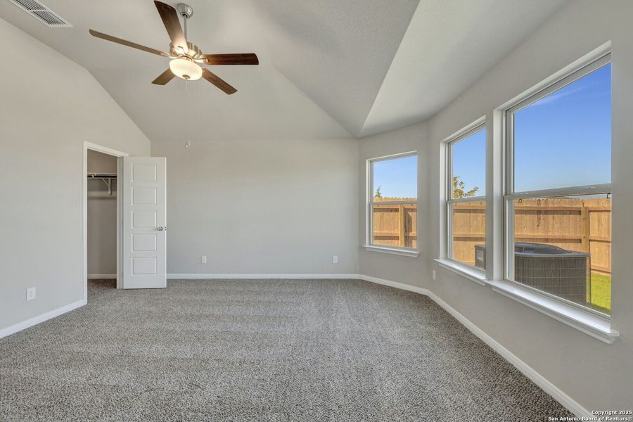 Spacious, unfurnished interior of a new home in Park Place, New Braunfels (Image 30).