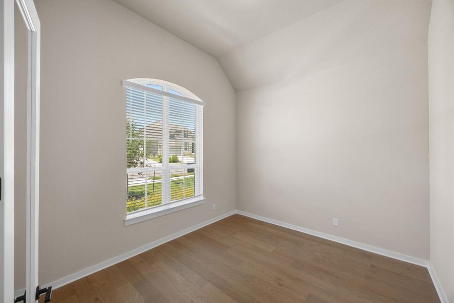 Spacious, unfurnished interior of a new home in Santa Rita Ranch, Liberty Hill (Image 14).