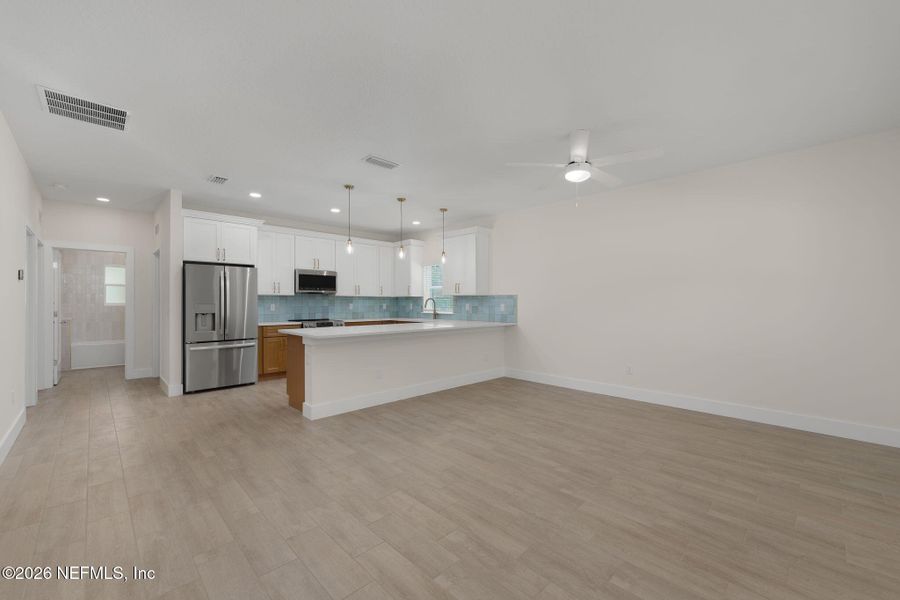 Spacious, unfurnished interior of a new home in , Hastings (Image 18).