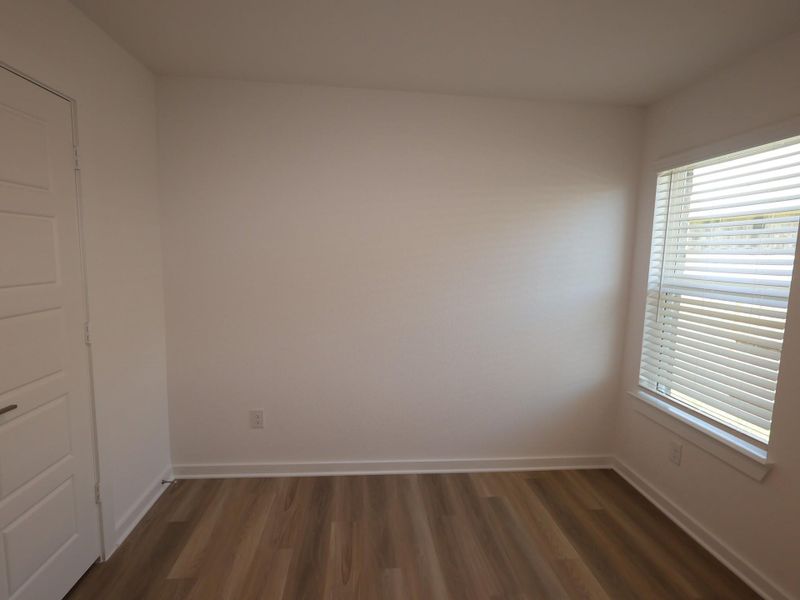 Spacious, unfurnished interior of a new home in Miller's Pond, Rosenberg (Image 15).