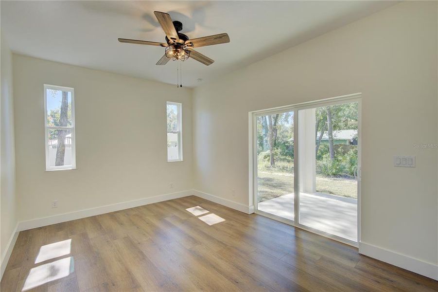 Spacious, unfurnished interior of a new home in , Mount Dora (Image 34).