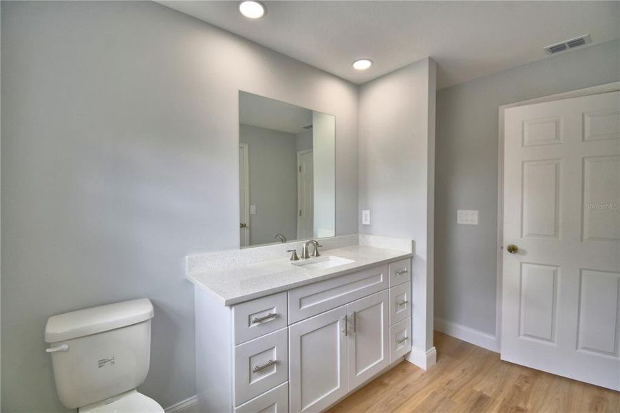 Furnished interior view inside a new home in , Bartow (Image 13).