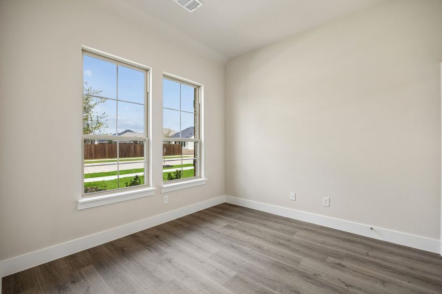 Spacious, unfurnished interior of a new home in Dove Hollow, Waxahachie (Image 27). Spacious, unfurnished interior of a new home in Dove Hollow, Waxahachie (Image 27).