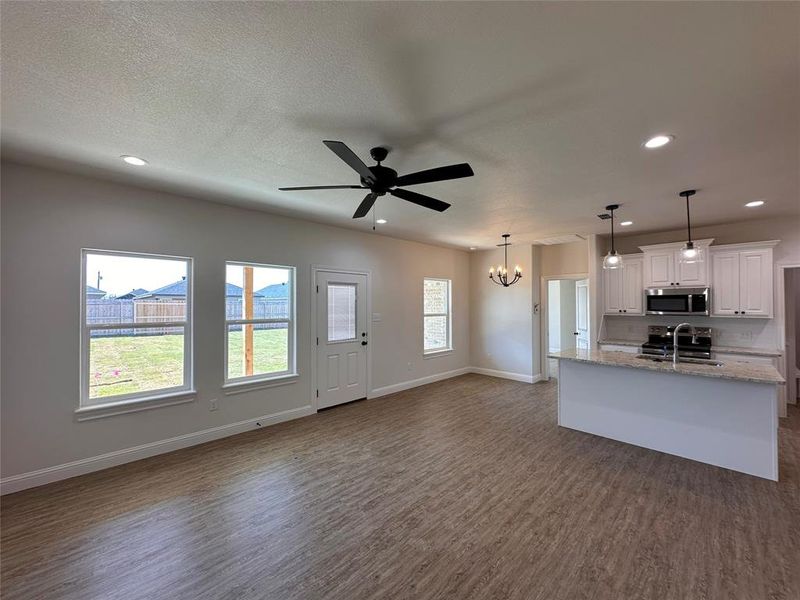 Spacious, unfurnished interior of a new home in , Abilene (Image 18).