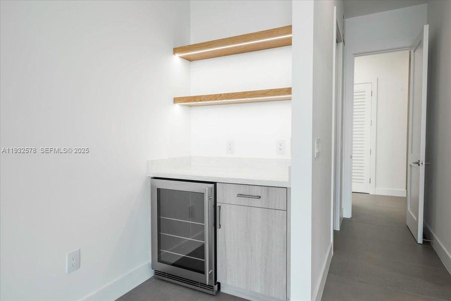 Furnished interior view inside a new home in , Marathon (Image 13).