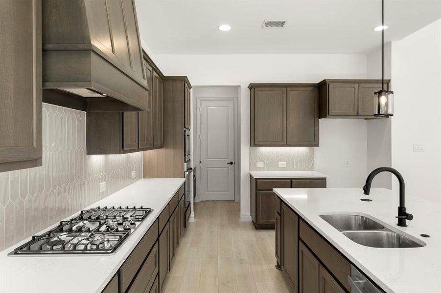 12. 2213 Clairmount - Kitchen (3)