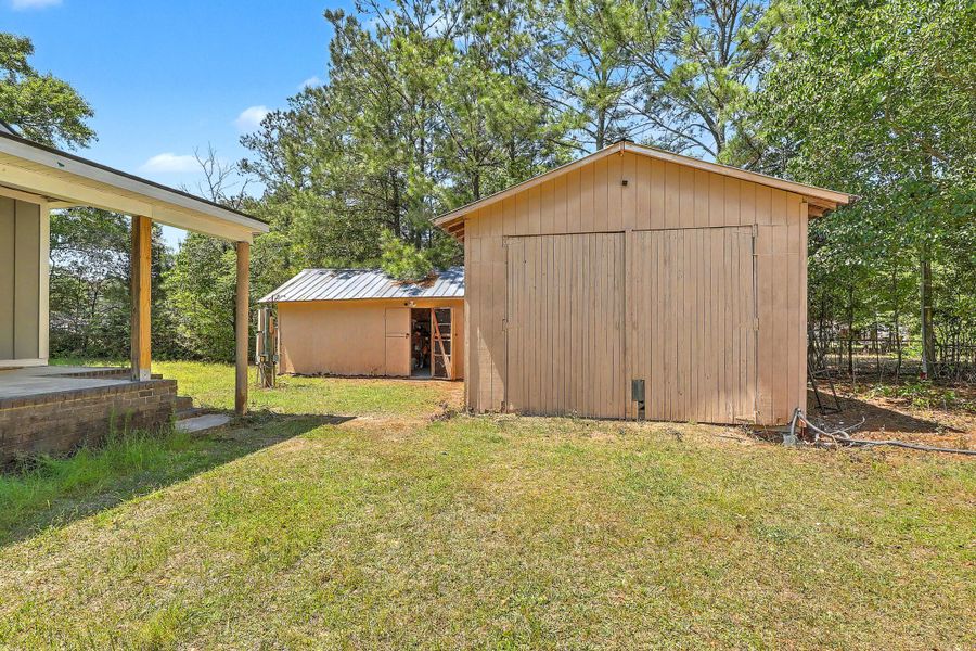 Exterior details and patio area of a home in , Moncks Corner (Image 31).