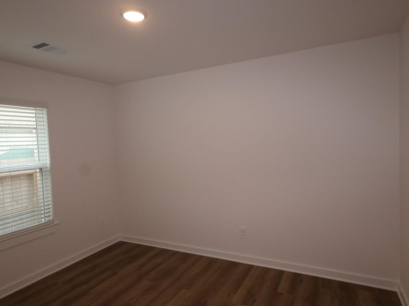 Spacious, unfurnished interior of a new home in Sorella, Tomball (Image 35).