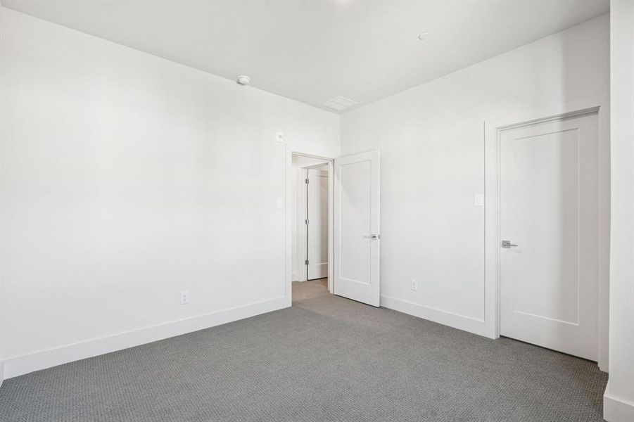 Secondary bedroom. Secondary bedroom.