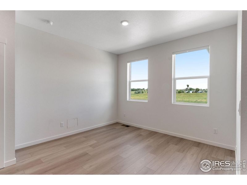 Spacious, unfurnished interior of a new home in Vista Meadows, Fort Lupton (Image 14).