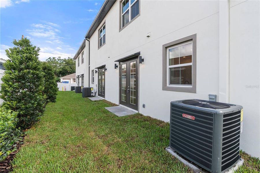 Exterior details and patio area of a home in , Tampa (Image 27).