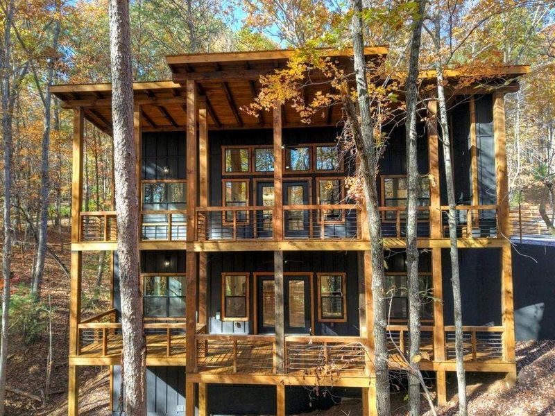 Image 36 of a home in .