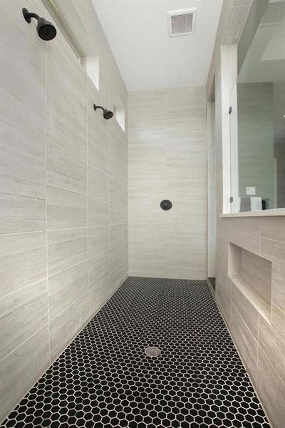 The Oakley III Primary Bath