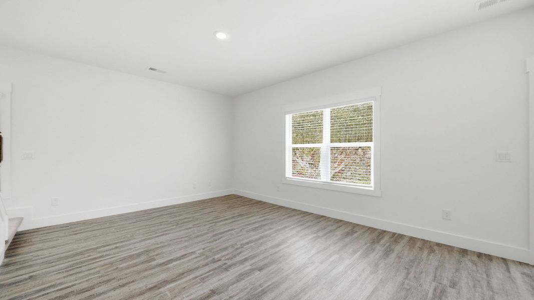 Spacious, unfurnished interior of a new home in The Hideaway at Fox Meadows, Bluff City (Image 14).