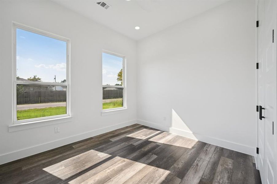 Spacious, unfurnished interior of a new home in , Gun Barrel City (Image 23). Spacious, unfurnished interior of a new home in , Gun Barrel City (Image 23).