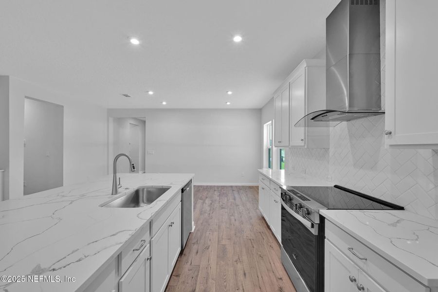 Furnished interior view inside a new home in McGirt's Creek, Yulee (Image 7).