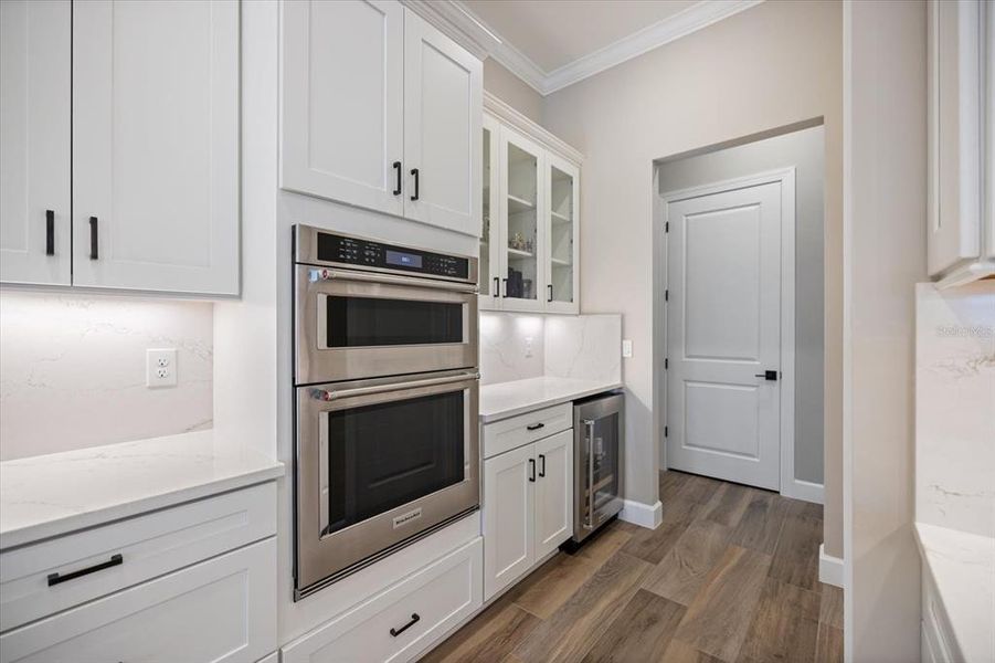 Furnished interior view inside a new home in , Englewood (Image 70).