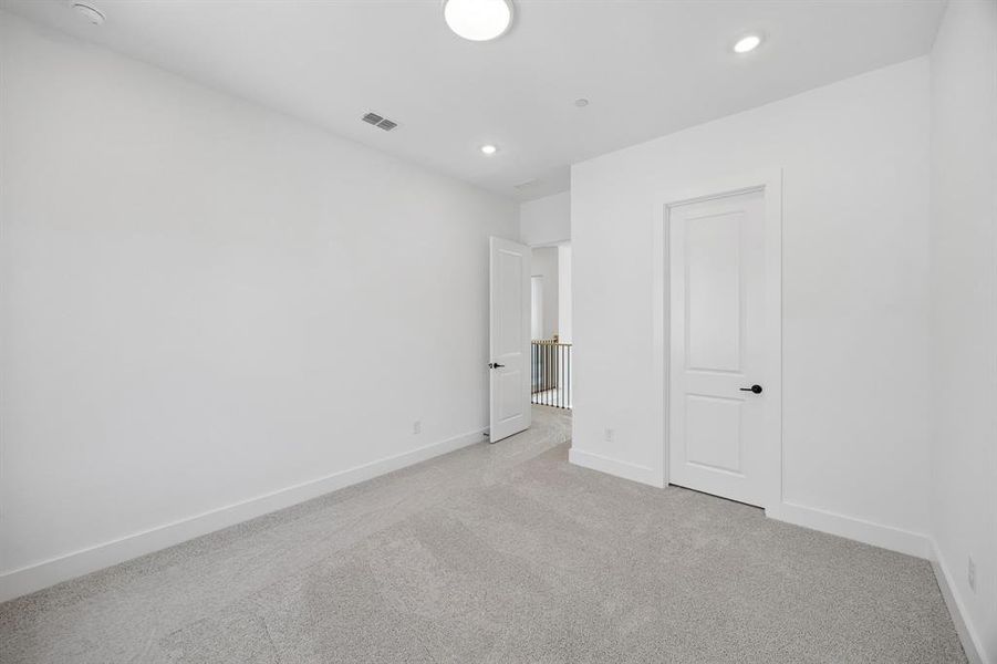 Spacious, unfurnished interior of a new home in , Frisco (Image 33).