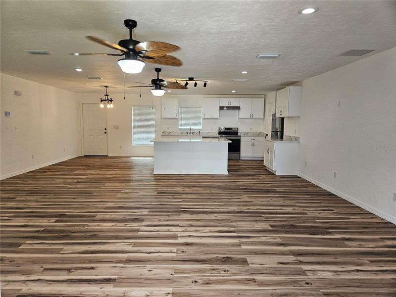 Spacious, unfurnished interior of a new home in , Williston (Image 12).
