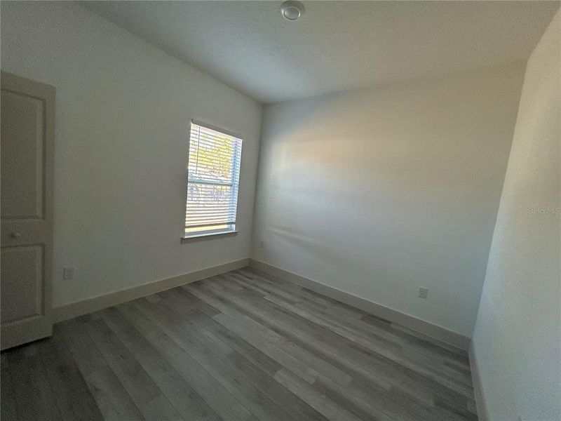 Spacious, unfurnished interior of a new home in , Citrus Springs (Image 13).
