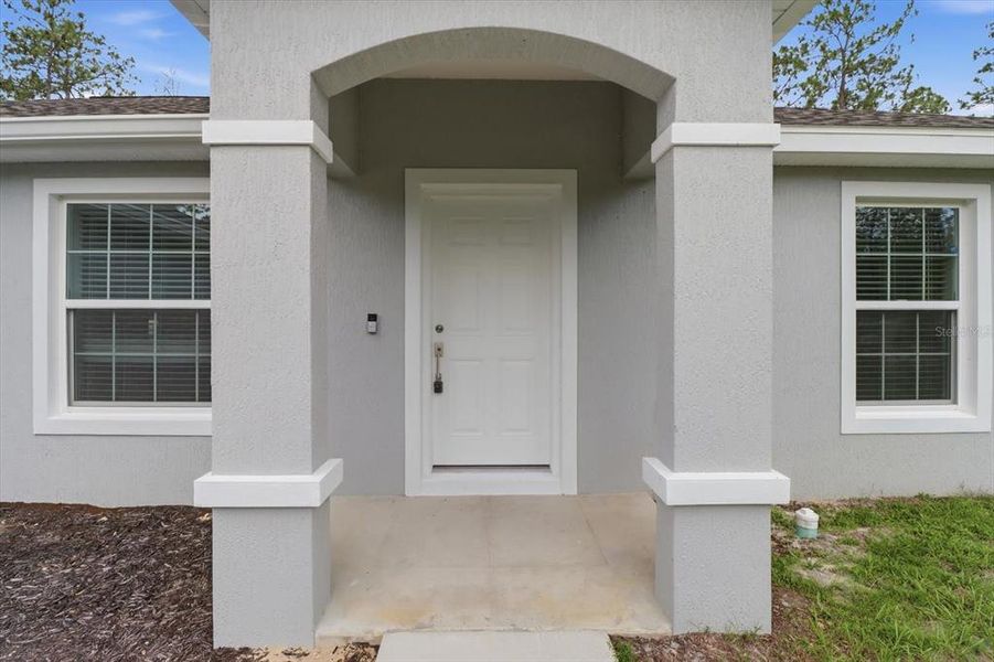 Exterior details and patio area of a home in , Dunnellon (Image 3). Exterior details and patio area of a home in , Dunnellon (Image 3).