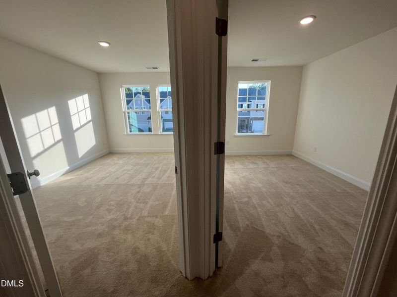Scondary bedrooms Scondary bedrooms