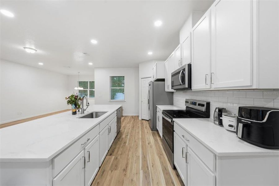 Furnished interior view inside a new home in , Altamonte Springs (Image 16).