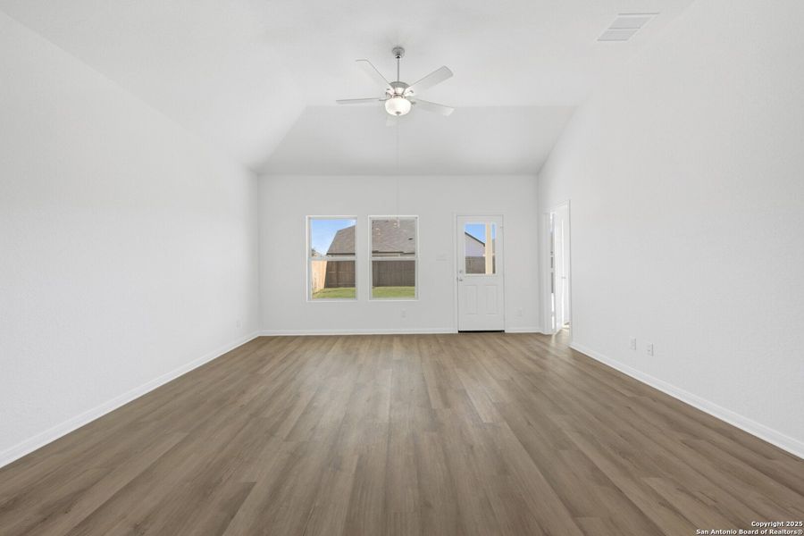 Spacious, unfurnished interior of a new home in Winding Brook, San Antonio (Image 36).
