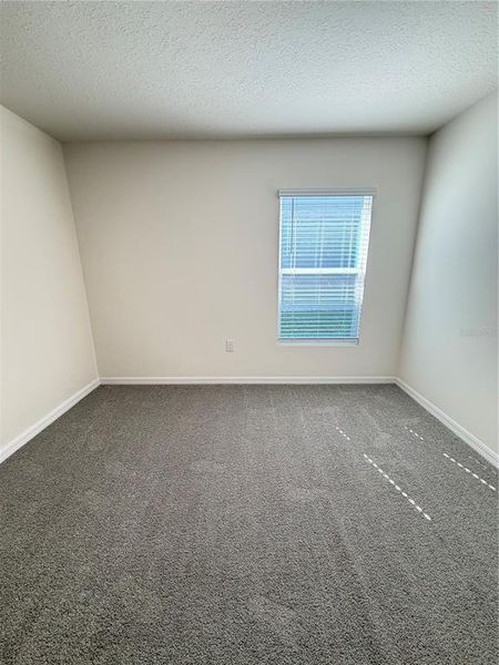 Spacious, unfurnished interior of a new home in Deer Path, Ocala (Image 33).