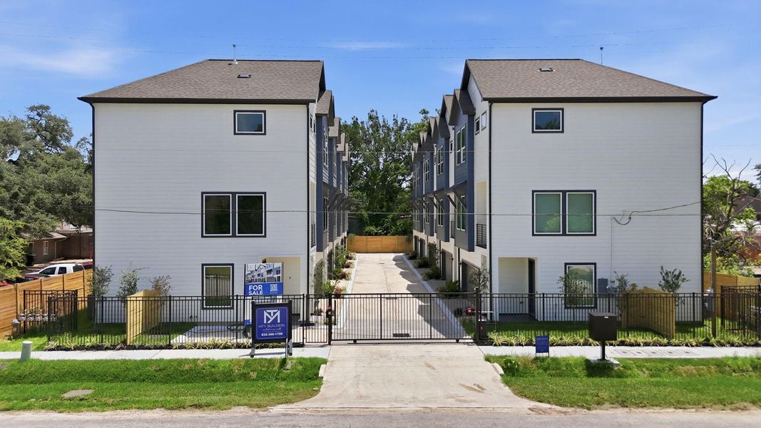 Front exterior of a new home in Cedar Post, Houston, TX, highlighting curb appeal (Image 20). Front exterior of a new home in Cedar Post, Houston, TX, highlighting curb appeal (Image 20).