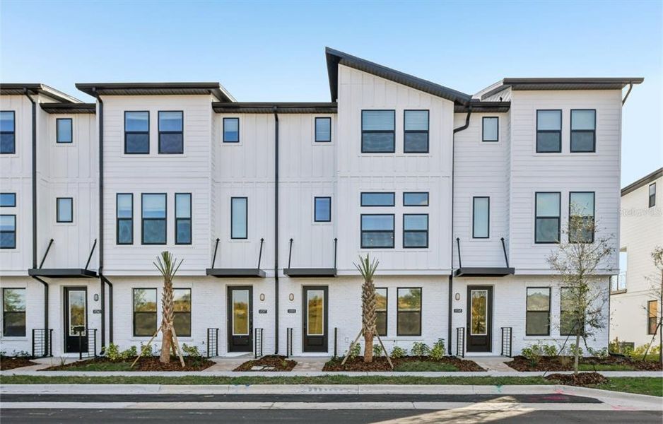 Condo located in Winter Garden, FL showcasing its design and architecture (Image 6). Condo located in Winter Garden, FL showcasing its design and architecture (Image 6).