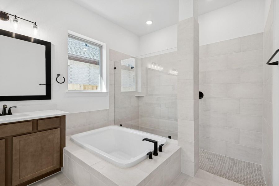 Furnished interior view inside a new home in Meridiana 55' Homesites, Manvel (Image 9).