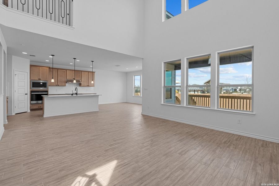 Spacious, unfurnished interior of a new home in Horizon Ridge, San Antonio (Image 26).