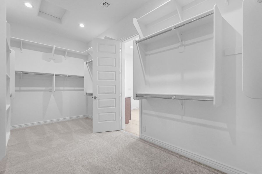 Spacious, unfurnished interior of a new home in Aloravita South, Peoria (Image 32).