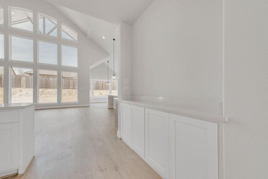 Spacious, unfurnished interior of a new home in Somerset Park, Rockwall (Image 33).