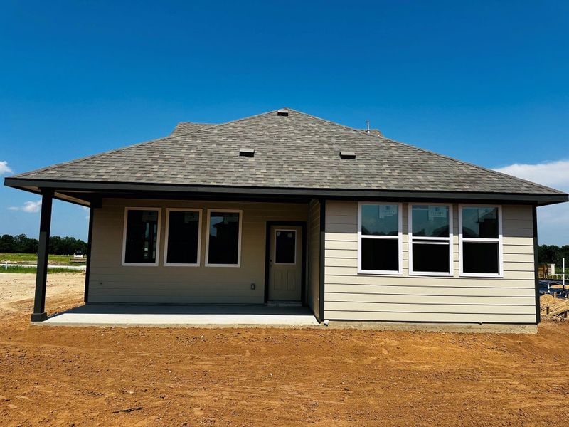 Exterior details and patio area of a home in Patterson Ranch, Georgetown (Image 3).