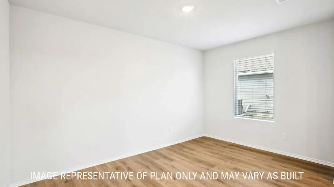 Spacious, unfurnished interior of a new home in Reynolds Crossing, Killeen (Image 11).