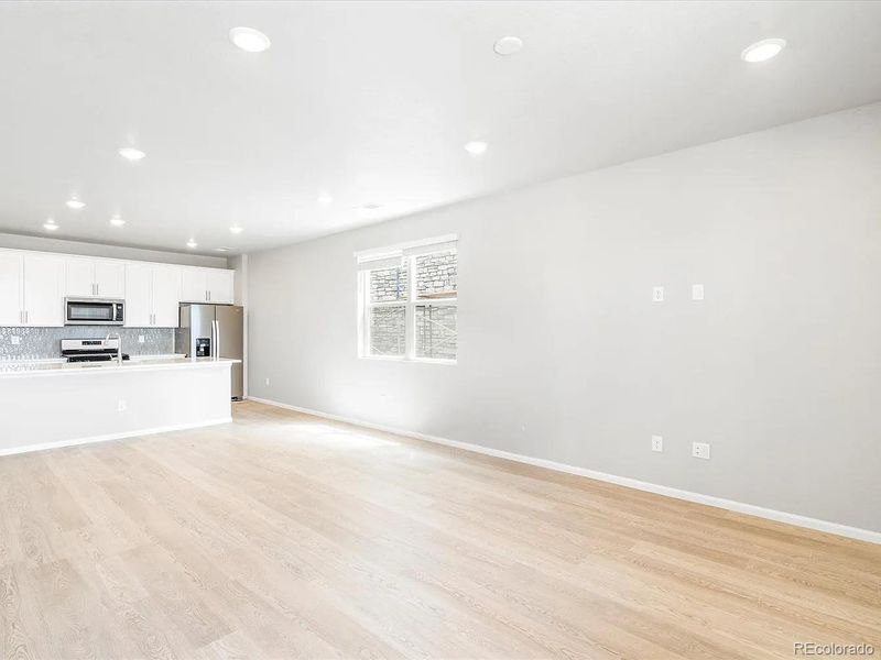 Spacious, unfurnished interior of a new home in Painted Prairie, Aurora (Image 11).