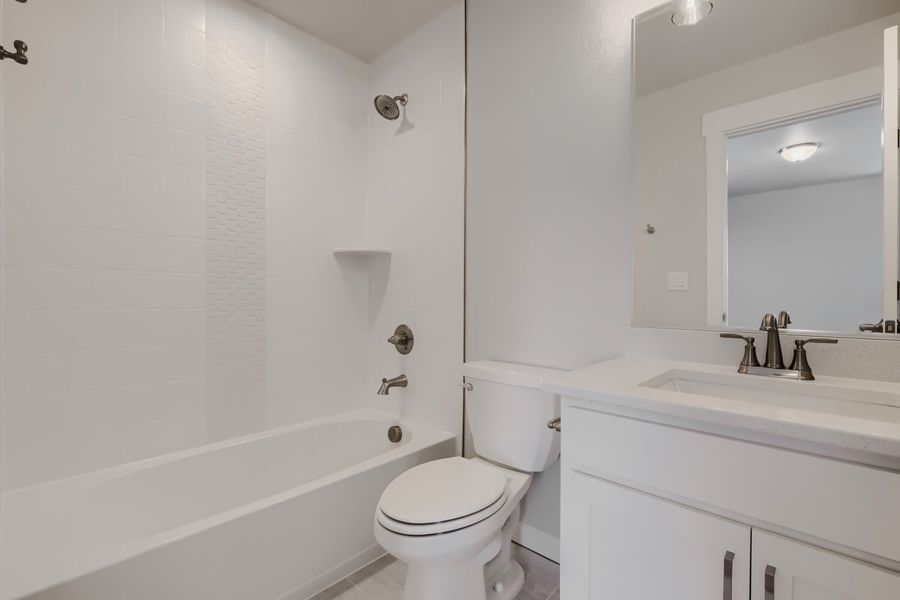 7935 Schoolhouse - Full Bathroom