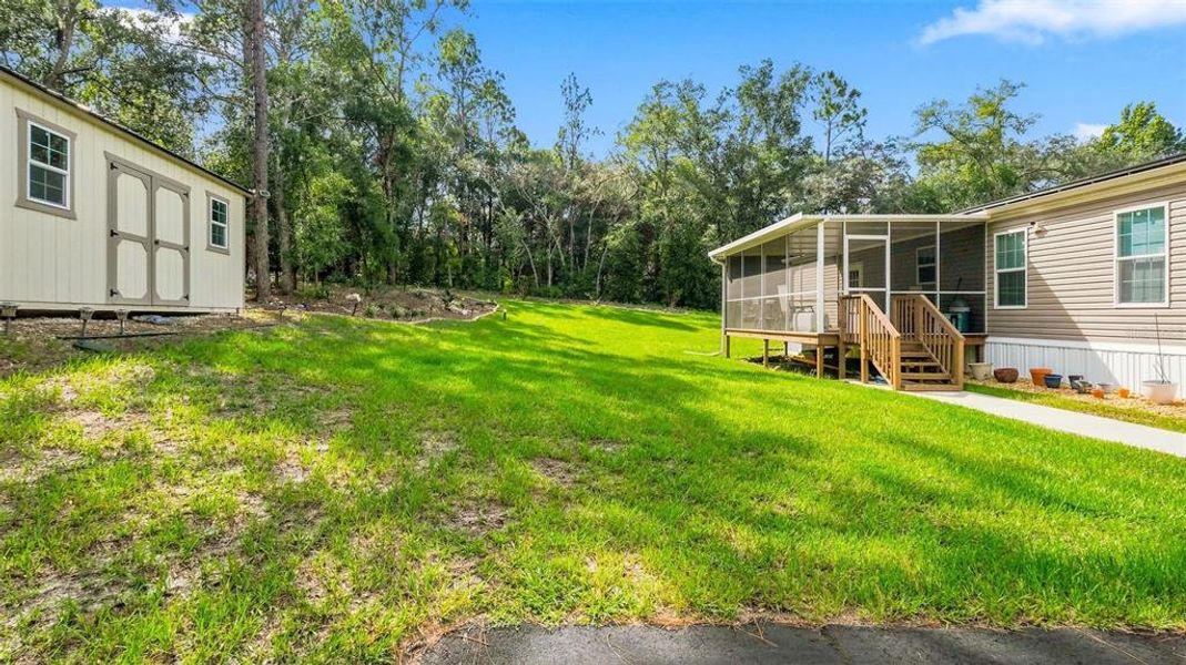 Exterior details and patio area of a home in , Hernando (Image 3).