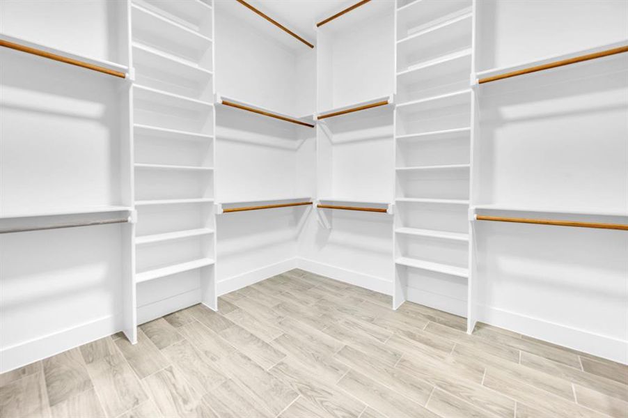 Spacious, unfurnished interior of a new home in , Grand Prairie (Image 28).