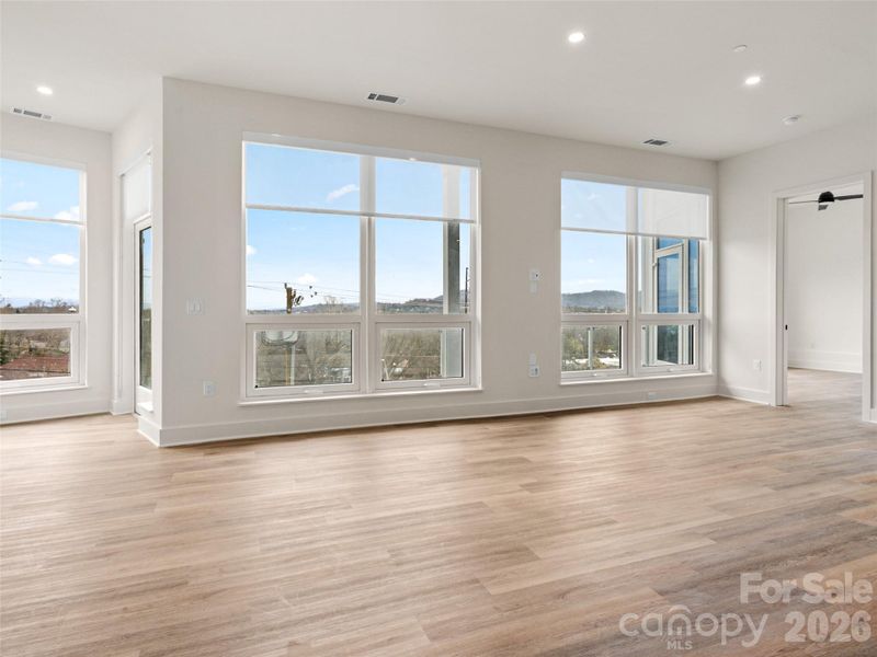 Spacious, unfurnished interior of a new home in , Asheville (Image 23).
