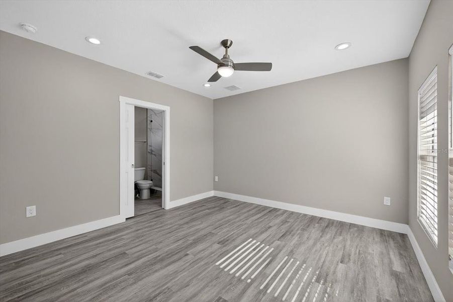 Spacious, unfurnished interior of a new home in , St. Petersburg (Image 59).