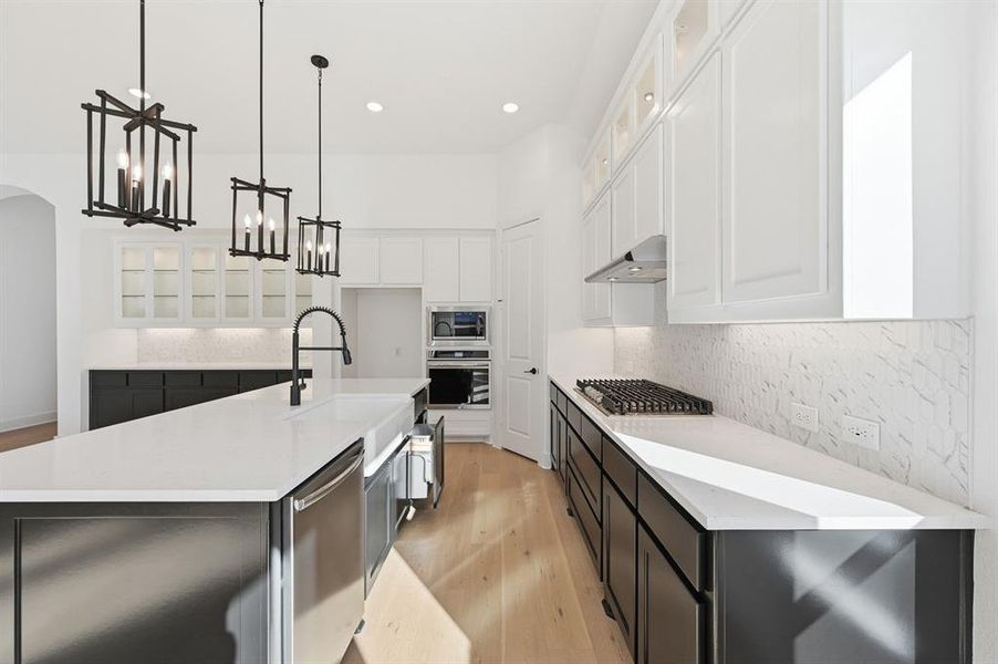 Furnished interior view inside a new home in Dove Hollow, Waxahachie (Image 5).