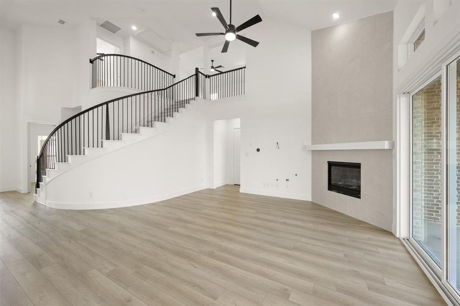 2201 Phoebe- Living-2