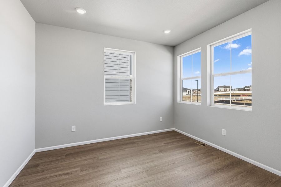 Spacious, unfurnished interior of a new home in The Estates Collection at Murphy Creek, Aurora (Image 16).