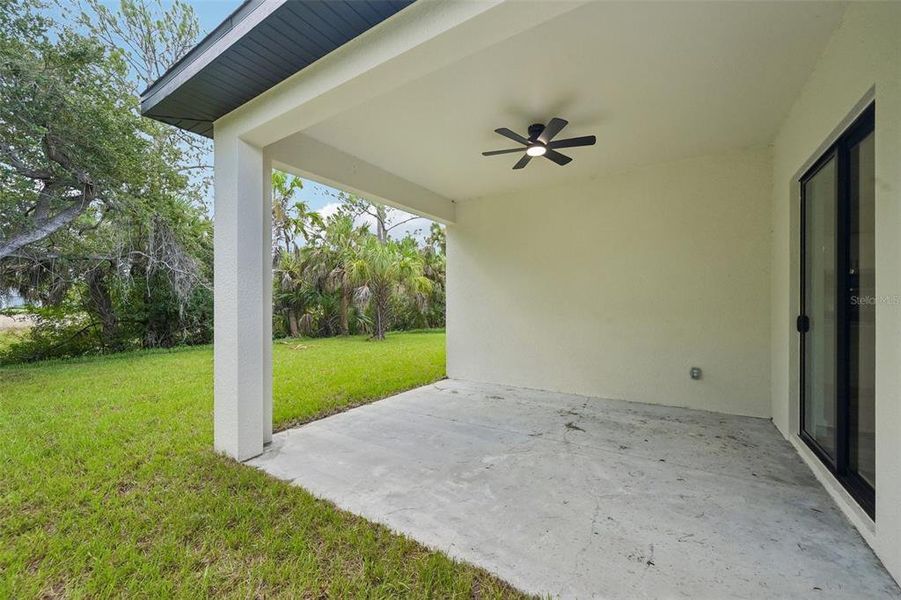 Exterior details and patio area of a home in , North Port (Image 3).