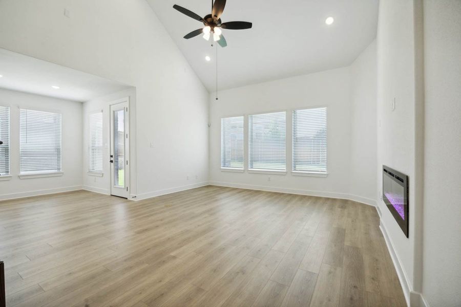 Spacious, unfurnished interior of a new home in Westside Preserve, Midlothian (Image 14).